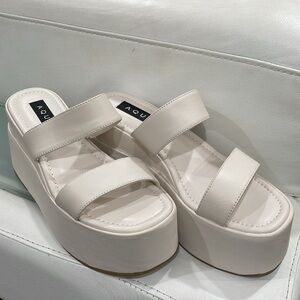 NIB 100% leather 4” flatform platform sandals 8 genuine kid ivory chalk mules